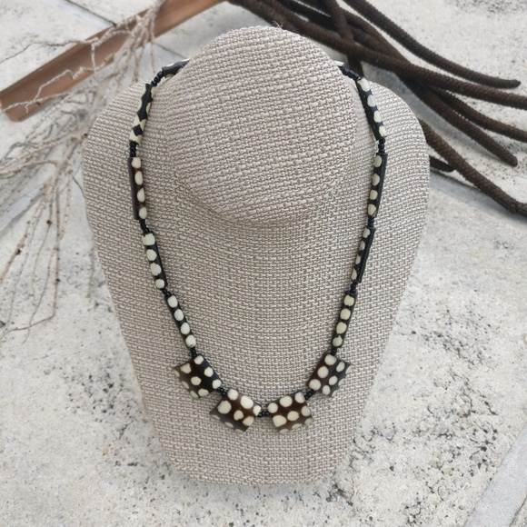 Chic Exotique Authentic Camel Bones Necklace. - Picture 3 of 8